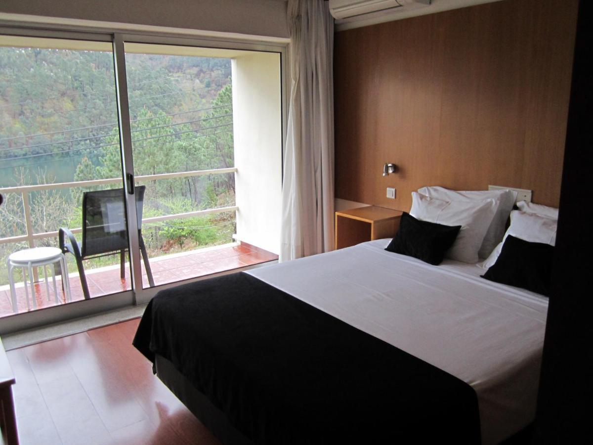 Hotel Eco Salvador Geres Exterior photo
