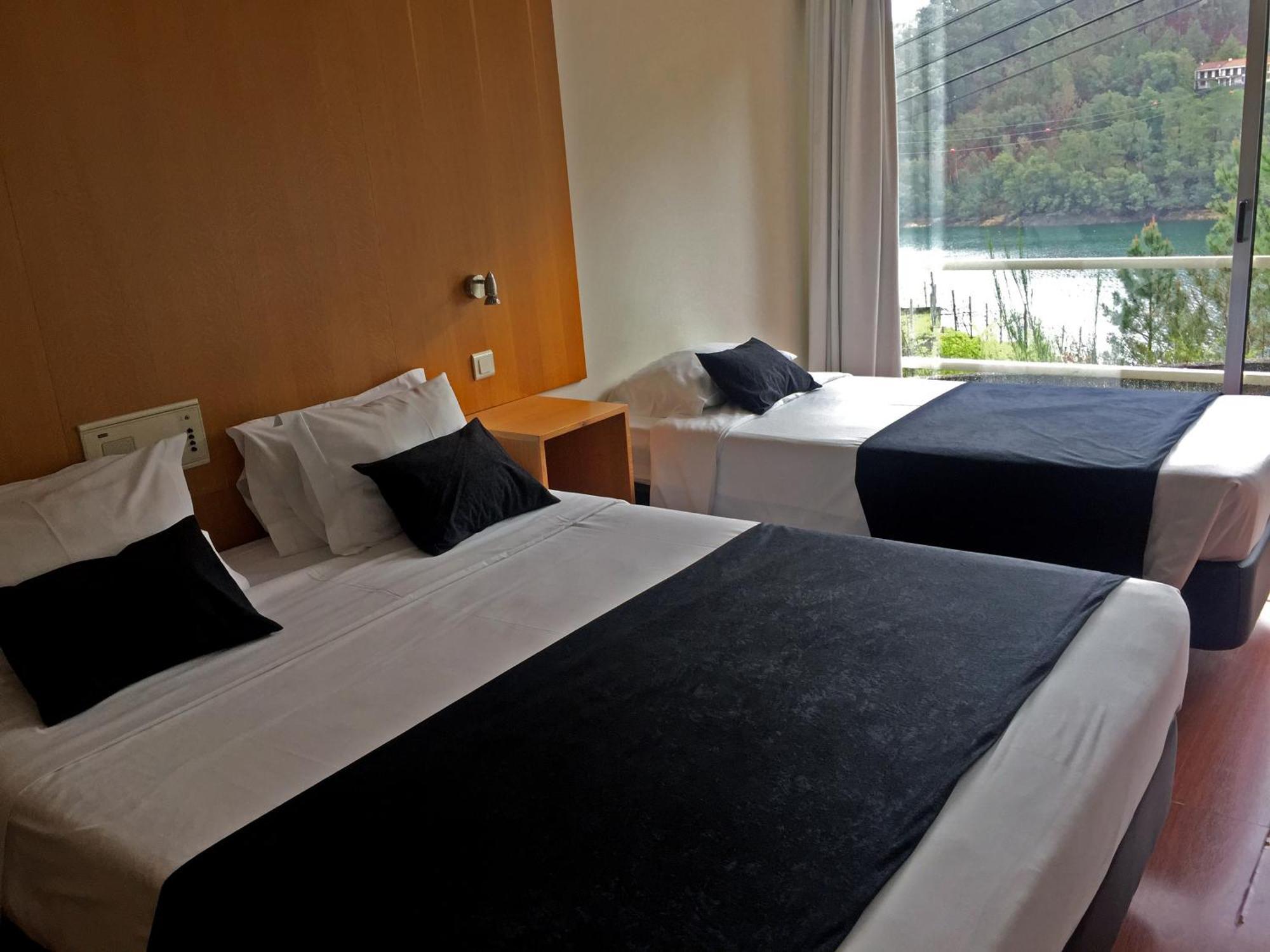 Hotel Eco Salvador Geres Exterior photo